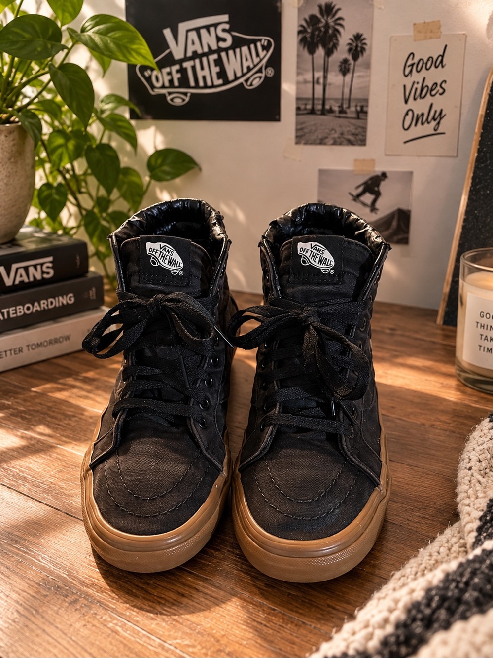 Vans Sk8-Hi Black Canvas Gum Sole High Top Sneakers – Men’s 7.5 / Women’s 9